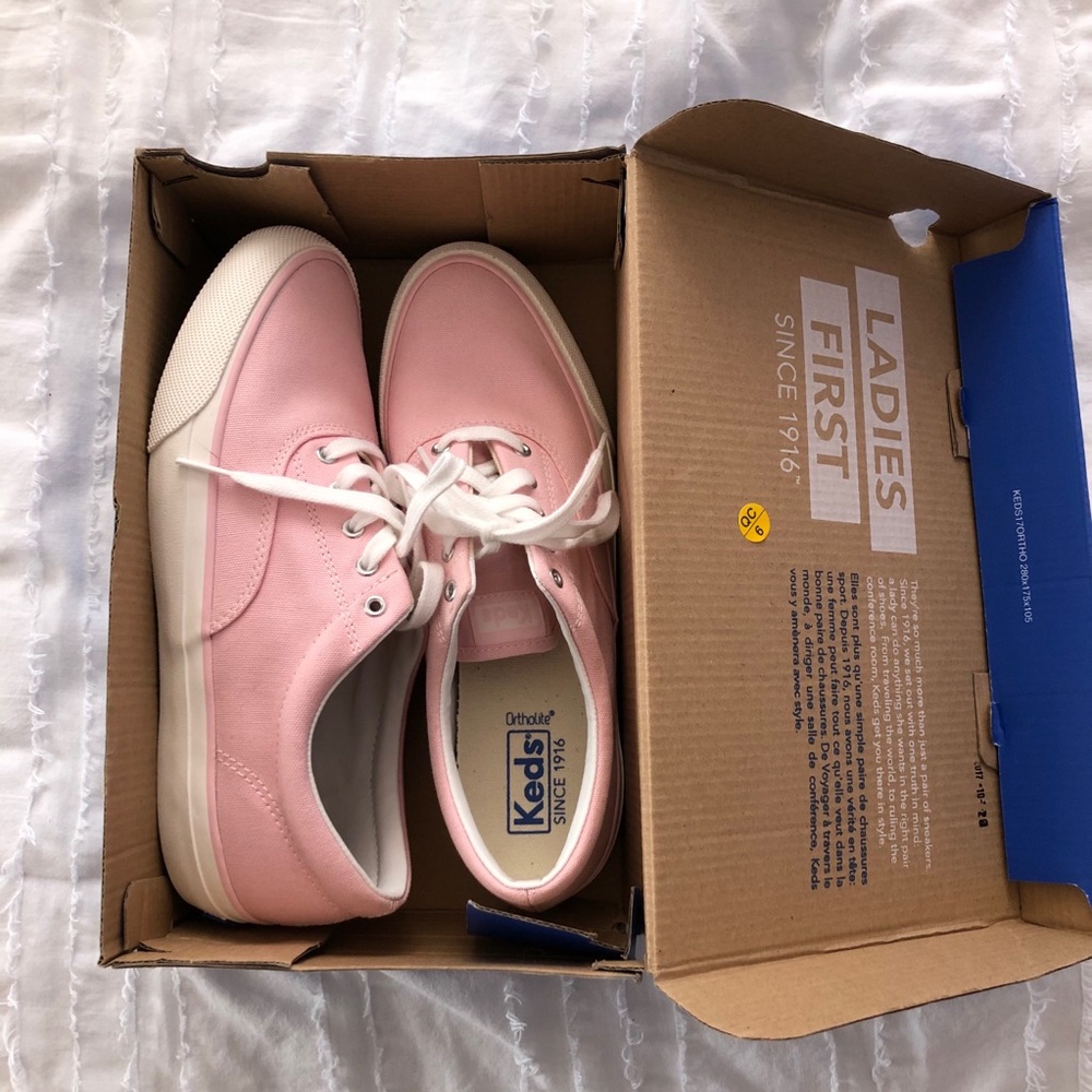 *HP* NWT Baby Pink Keds